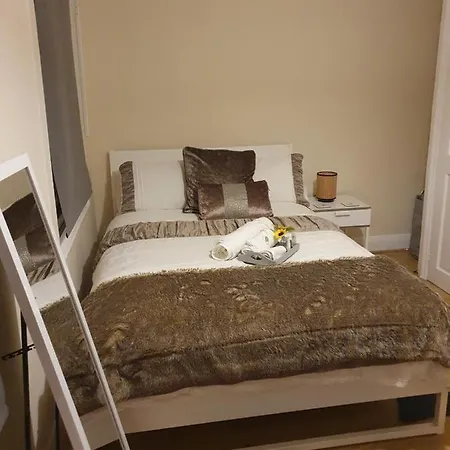 Cozy Bedroom C London