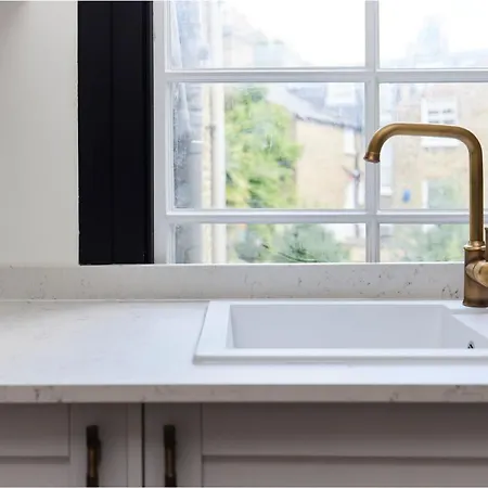 Apartment The Battersea Crib - Dazzling 3bdr Flat With Garden *