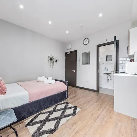 Sydenham Stays By Hayes Residency *
