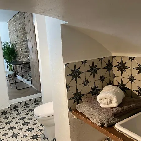 Beautiful Victorian House, Sleeps 12