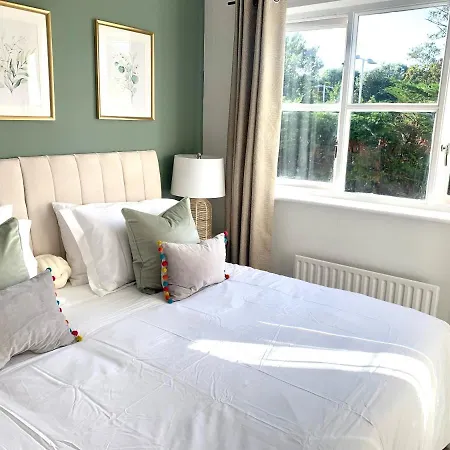 Bright Modern Flat In Central *