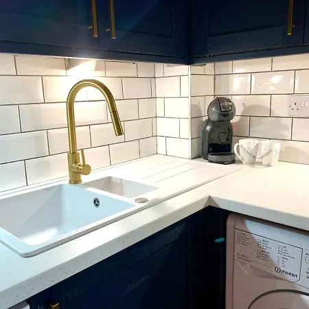 Apartment Bright Modern Flat In Central
