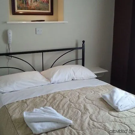 Golders Hotel 3*