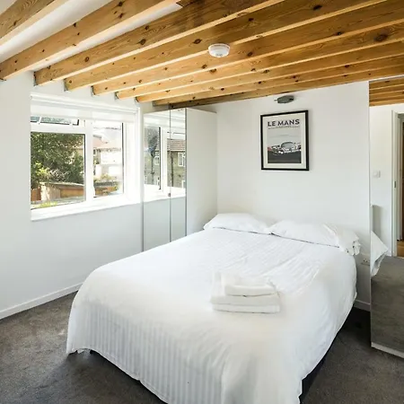 Cozy 2 Bedroom / Westfield / Hammersmith Hospital Apartment