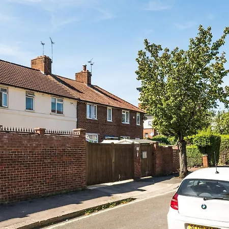 Apartment Cozy 2 Bedroom / Westfield / Hammersmith Hospital