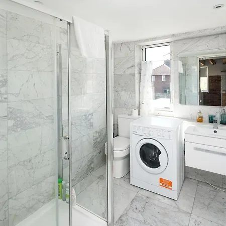 Apartment Cozy 2 Bedroom / Westfield / Hammersmith Hospital