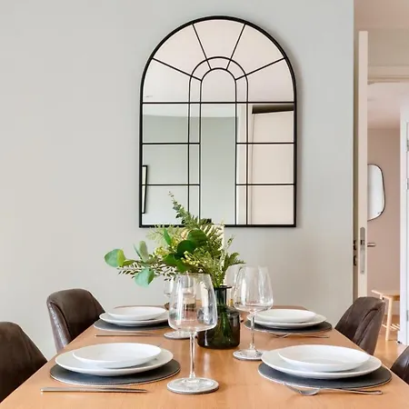 Calm Zen Oasis, In Iconic Olympic Park Apartman London