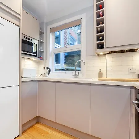 Splendid 2br Wprivate Gdn, Fulham アパート