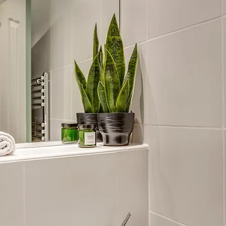 Earls Court Chic Flat In Prime Location Apartment London