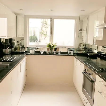 Belgravia Flat, With Private Terrace Apartment