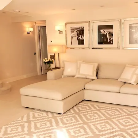 Belgravia Flat, With Private Terrace London