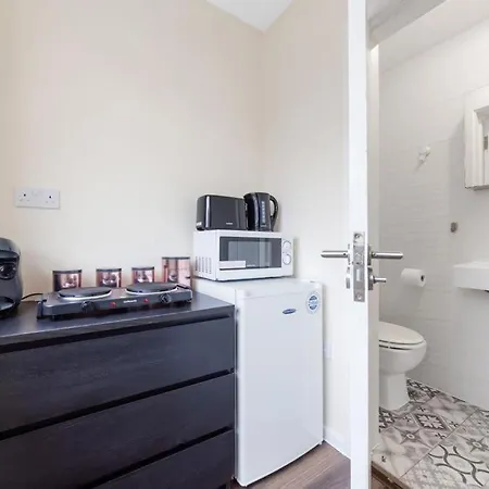 Suites - Tw7 Guest house Isleworth