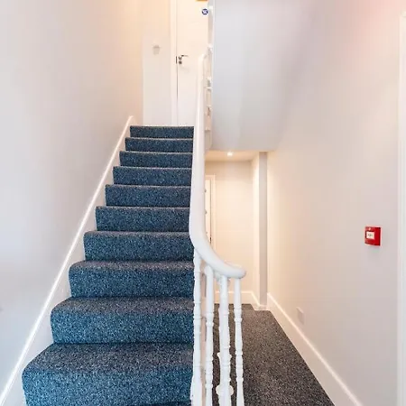 Fulham *
