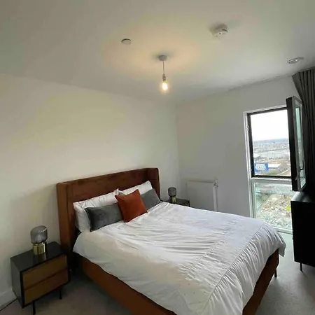 Modern New Airy 1 Bed London Cosy アパート バーキング