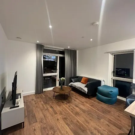Modern New Airy 1 Bed London Cosy バーキング