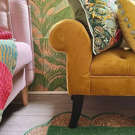 With Cosy Garden In Apartment London