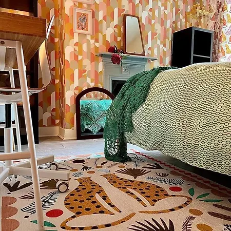 Apartment With Cosy Garden In London