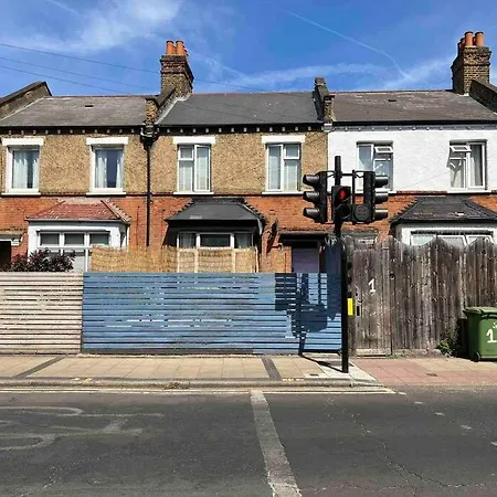 With Cosy Garden In London