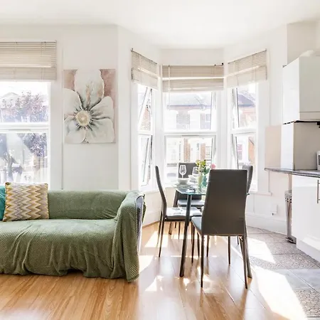 Apartmán Large, Bright And Spacious 3 Bed Flat In Londýn