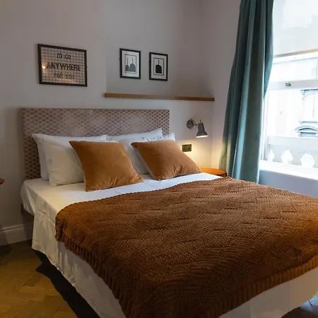 The Knight Of Nottinghill Hotel