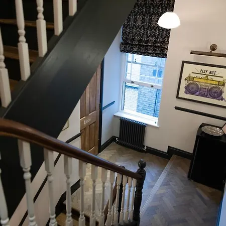 The Knight Of Nottinghill Hotel