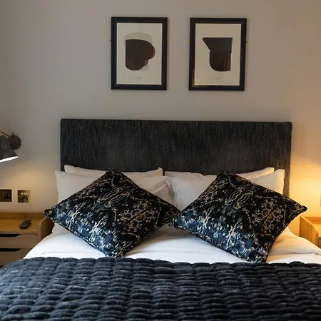The Knight Of Nottinghill Hotel *