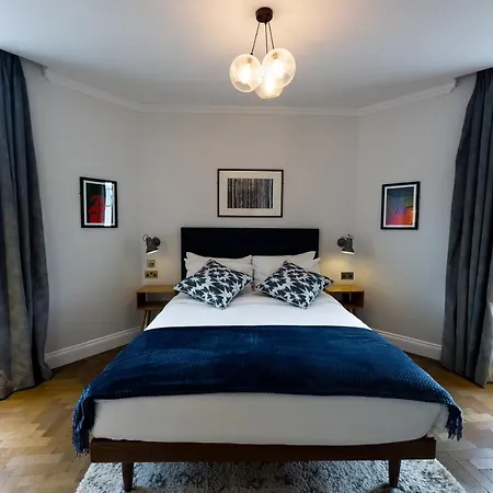 The Knight Of Nottinghill London