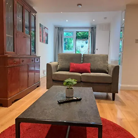 Shepherds Bush Holiday home *