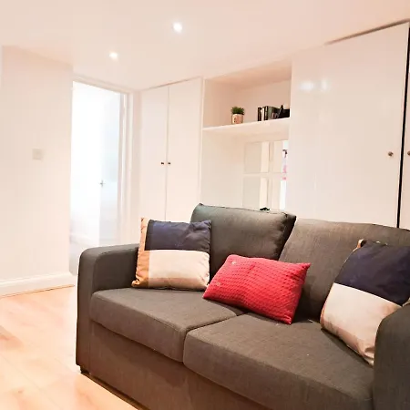 Holiday home Shepherds Bush London