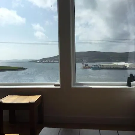 With Spectacular Views Apartment Scalloway