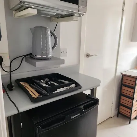 Gasthuis Studio At Chadwell Heath Romford