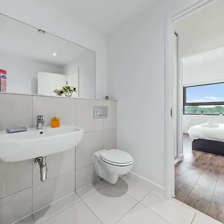 Delta 2 Bedroom Flat In London Dp59 Croydon