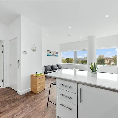 Delta 2 Bedroom Flat In London Dp59 Apartment Croydon