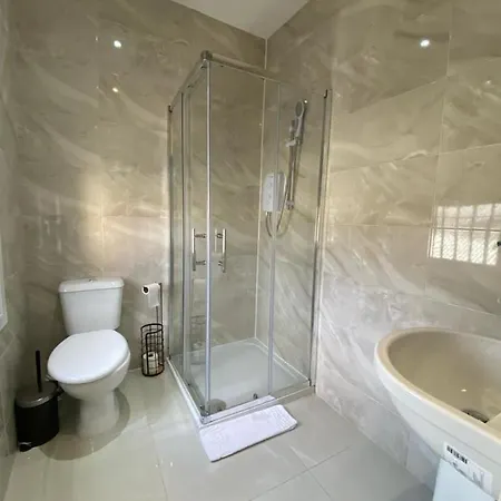 Holloway - Next To Emirates Stadium - Private Bathroom - Shared Kitchen Apartamento Londres