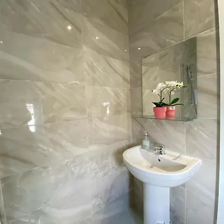 Apartamento Holloway - Next To Emirates Stadium - Private Bathroom - Shared Kitchen *