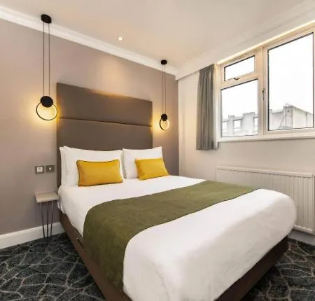 Queens Park Premier Hyde Park 4*