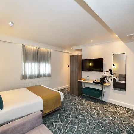酒店 Queens Park Premier Hyde Park 4*