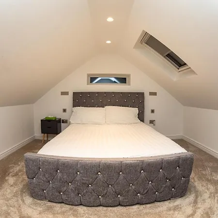 Bonneville House, Private Jacuzzi And Modern Interior Holiday home