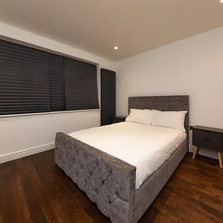 Bonneville House, Private Jacuzzi And Modern Interior London