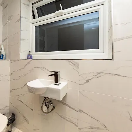 Bonneville House, Private Jacuzzi And Modern Interior