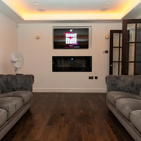 Bonneville House, Private Jacuzzi And Modern Interior