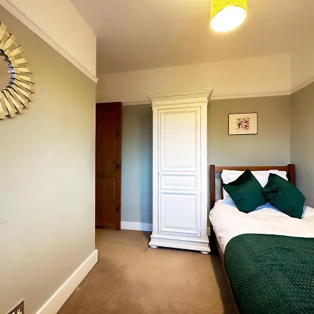 Daisy's Place In London