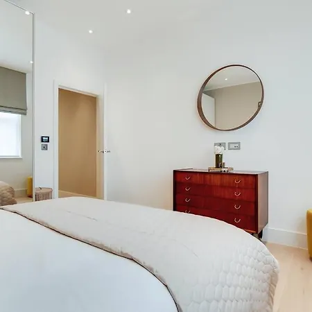 Apartment 11 Borough - Bright & Spacious 2-bed Near Bridge