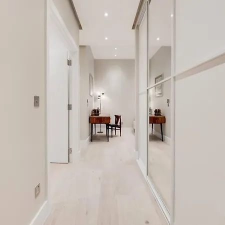 11 Borough - Bright & Spacious 2-bed Near Bridge London