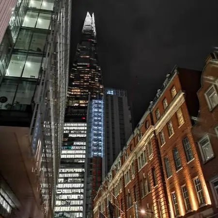 11 Borough - Bright & Spacious 2-bed Near Bridge London