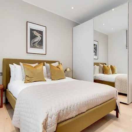 Apartment 11 Borough - Bright & Spacious 2-bed Near Bridge
