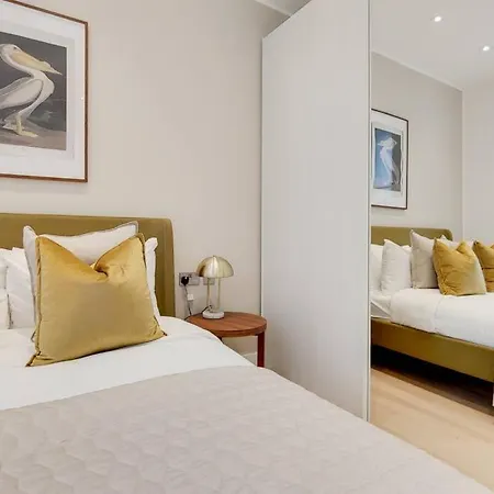11 Borough - Bright & Spacious 2-bed Near Bridge Apartment London