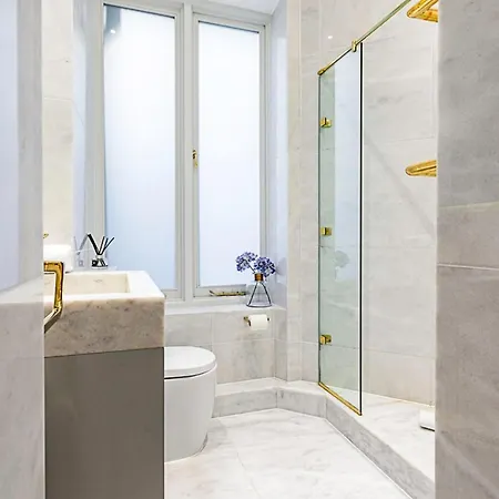 Notting Hill Charm 2-bed Gem Apartment London