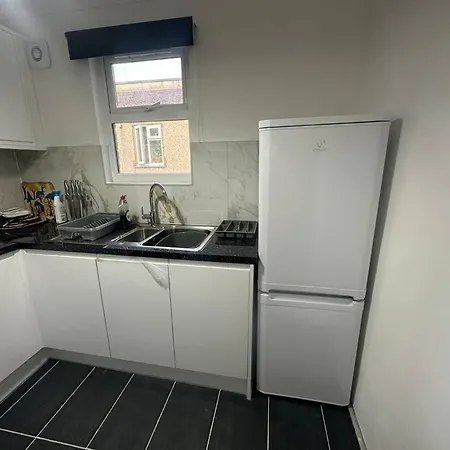 Modern 2 Bedroom Flat, Se6 *