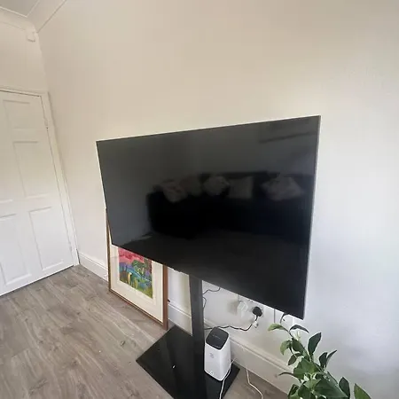 Modern 2 Bedroom Flat, Se6 *